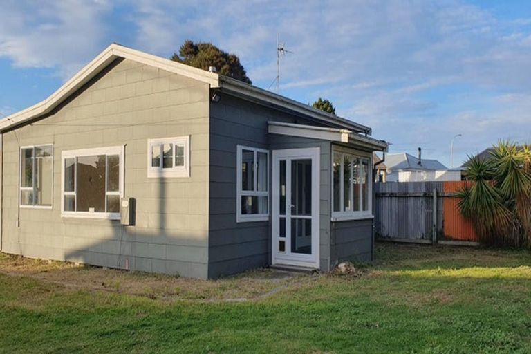 Photo of property in 1 Lyndhurst Street, Awapuni, Gisborne, 4010