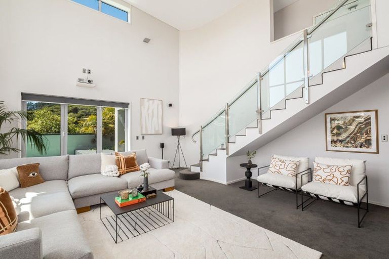 Photo of property in 32 Roys Road, Plimmerton, Porirua, 5026