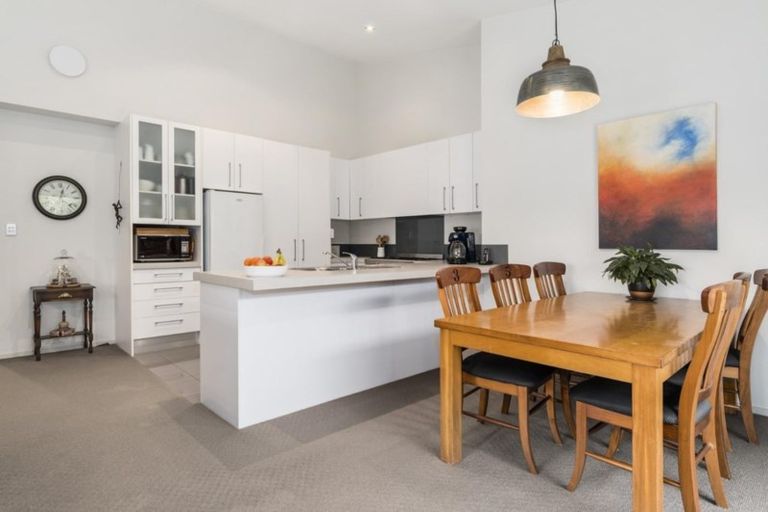 Photo of property in 300 Carmichael Road, Brookfield, Tauranga, 3110