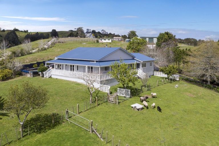Photo of property in 92 Brownhill Road, Whitford, Manurewa, 2576