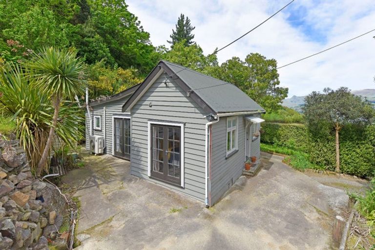 Photo of property in 64 Hawkhurst Road, Lyttelton, 8082