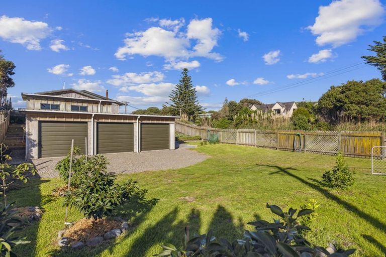 Photo of property in 24 Rodney Avenue, Te Horo Beach, Otaki, 5581