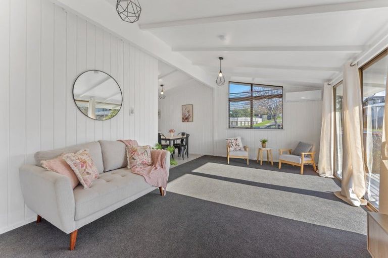 Photo of property in 60 Norana Road, Timberlea, Upper Hutt, 5018