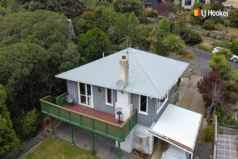Photo of property in 15 Porterfield Street, Macandrew Bay, Dunedin, 9014
