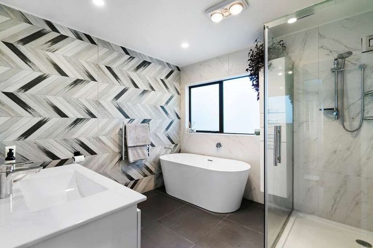 Photo of property in 239 Vipond Road, Stanmore Bay, Whangaparaoa, 0932