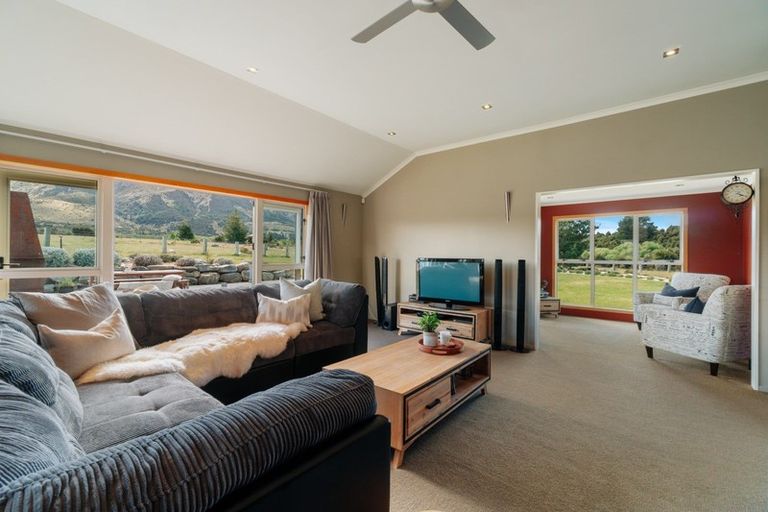 Photo of property in 136 Te Awa Road, Albert Town, Wanaka, 9382