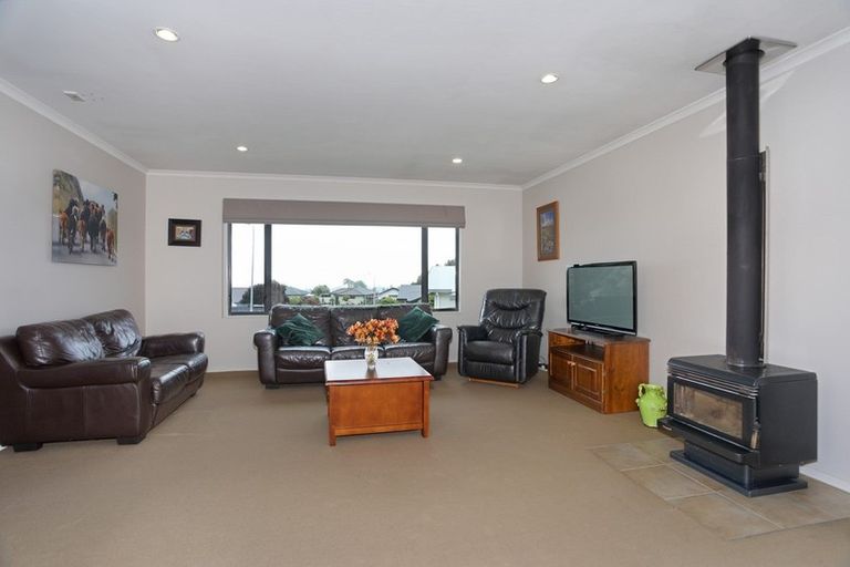 Photo of property in 4 Logan Grove, Feilding, 4702