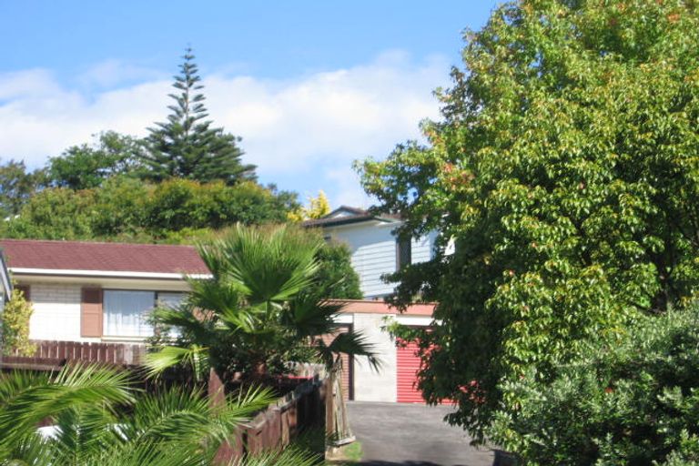 Photo of property in 2/61 Oaktree Avenue, Browns Bay, Auckland, 0630