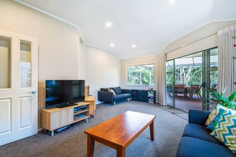 Photo of property in 20 Capilano Place, Glenfield, Auckland, 0629