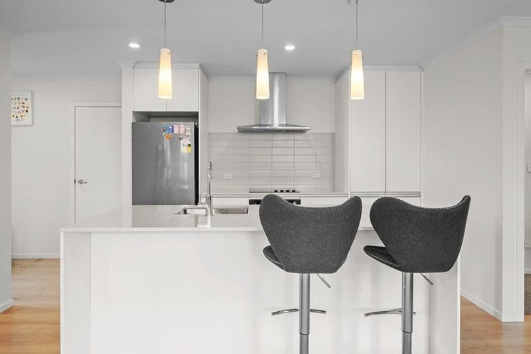 Photo of property in 5 Sauterne Road, Kumeu, 0810