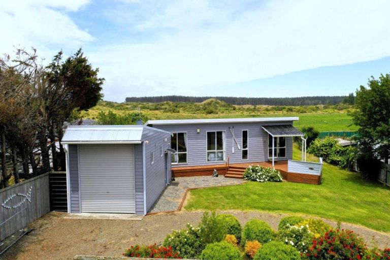 Photo of property in 11 Ramona Avenue, Waitarere Beach, Levin, 5510