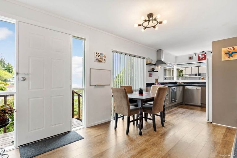 Photo of property in 2/40 Beaudine Avenue, Glenfield, Auckland, 0629