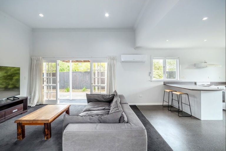 Photo of property in 10 Philip Street, Carterton, 5713