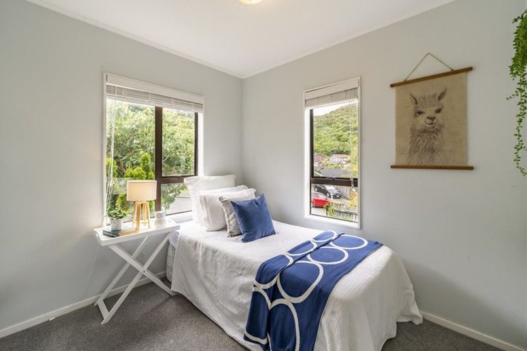 Photo of property in 66 Woodhouse Avenue, Karori, Wellington, 6012