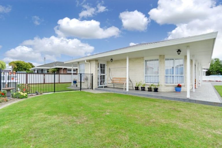 Photo of property in 227 Tudor Avenue, Mayfair, Hastings, 4122