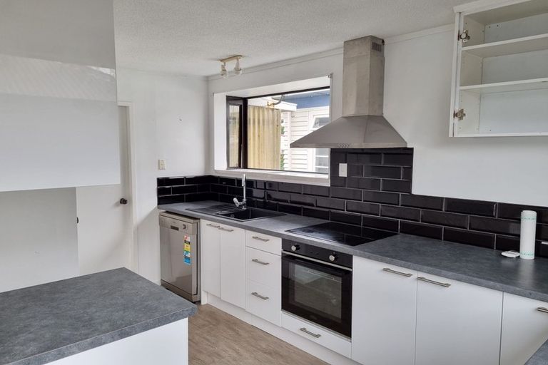 Photo of property in 2/87 Manuroa Road, Takanini, 2112