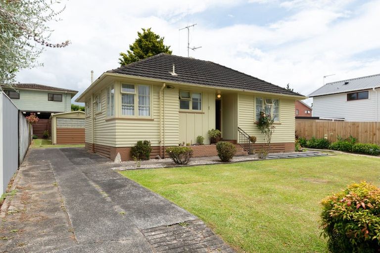 Photo of property in 53 Kenney Crescent, Fairfield, Hamilton, 3214