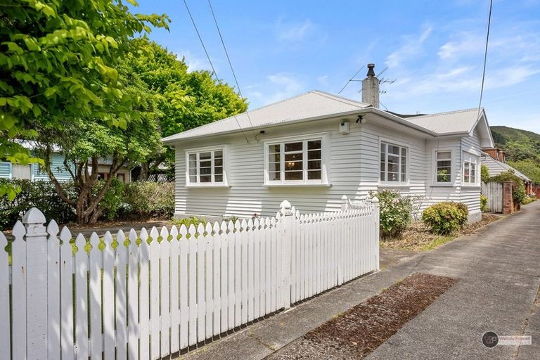 Photo of property in 28 Rossiter Avenue, Waterloo, Lower Hutt, 5011