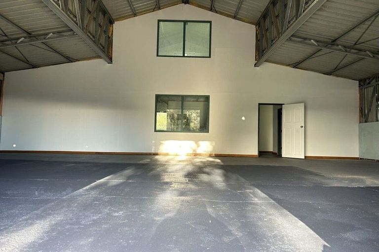 Photo of property in 59 Chamberlain Road, Bombay, 2675