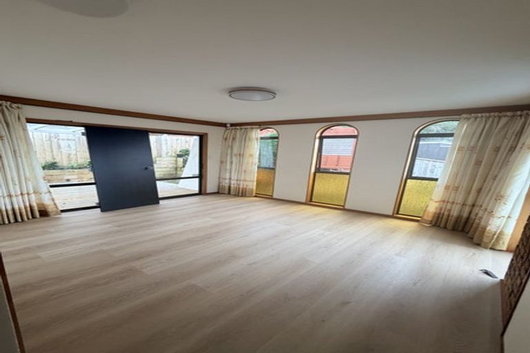 Photo of property in 4 Toi Toi Place, Northcote, Auckland, 0627