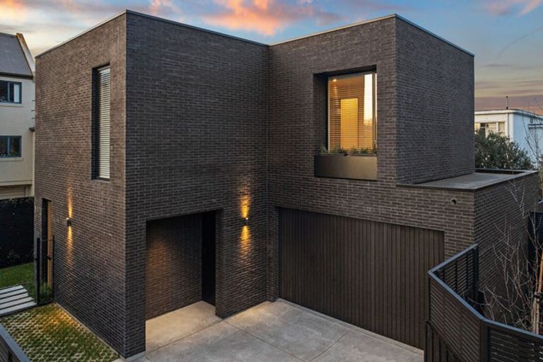 Photo of property in 12 Rhodes Street, Merivale, Christchurch, 8014