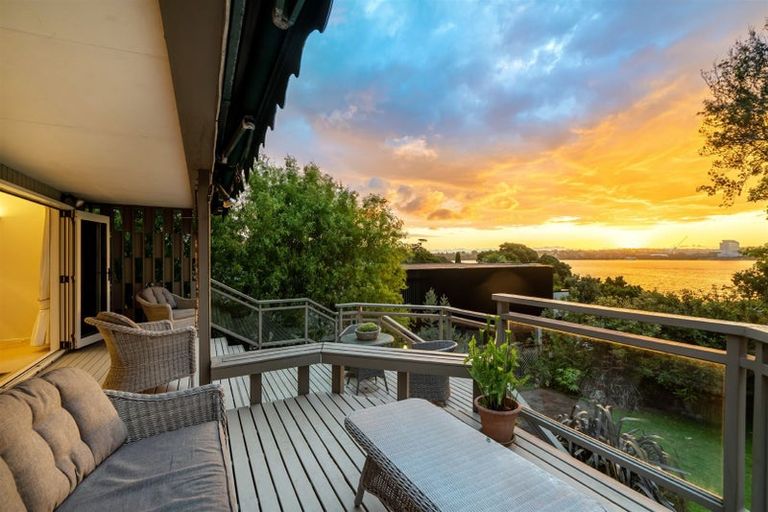 Photo of property in 316 Hurstmere Road, Takapuna, Auckland, 0622