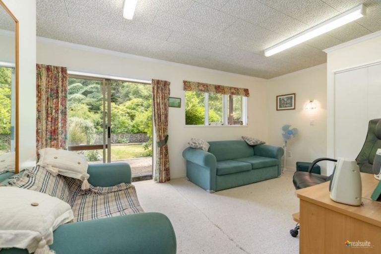 Photo of property in 1 Fendalton Crescent, Pinehaven, Upper Hutt, 5019