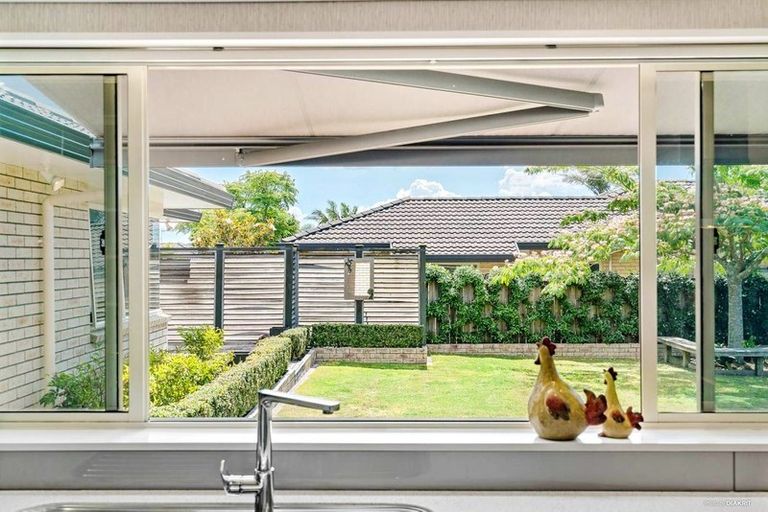 Photo of property in 19 Newinn Crescent, East Tamaki Heights, Auckland, 2016