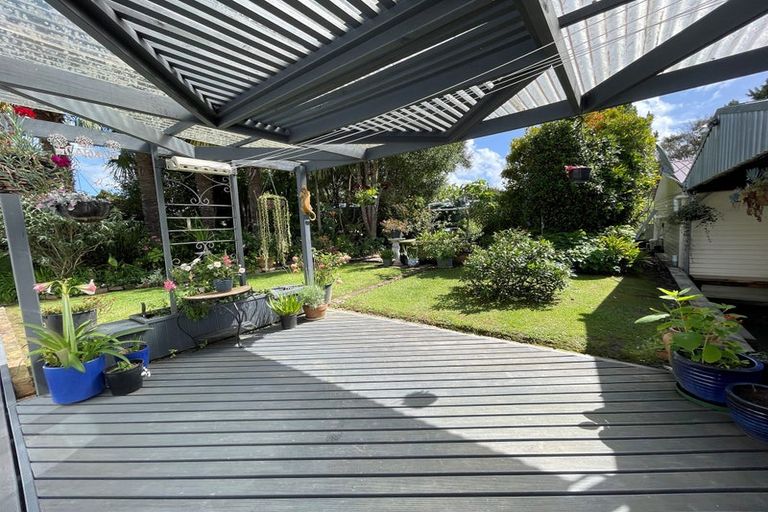Photo of property in 37 Pahi Road, Paparoa, 0571