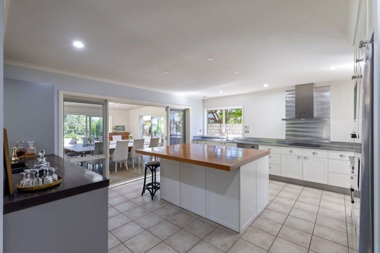 Photo of property in 33 Royal Oak Drive, Kelvin Grove, Palmerston North, 4414