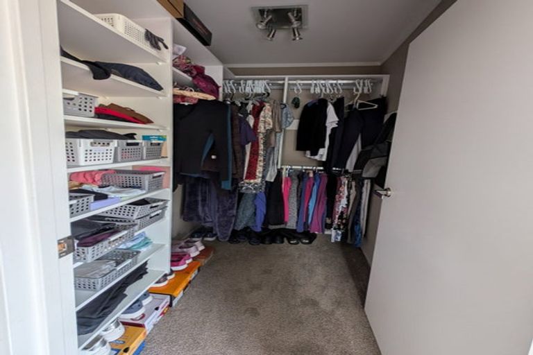 Photo of property in 10 Woodview Rise, Botany Downs, Auckland, 2010