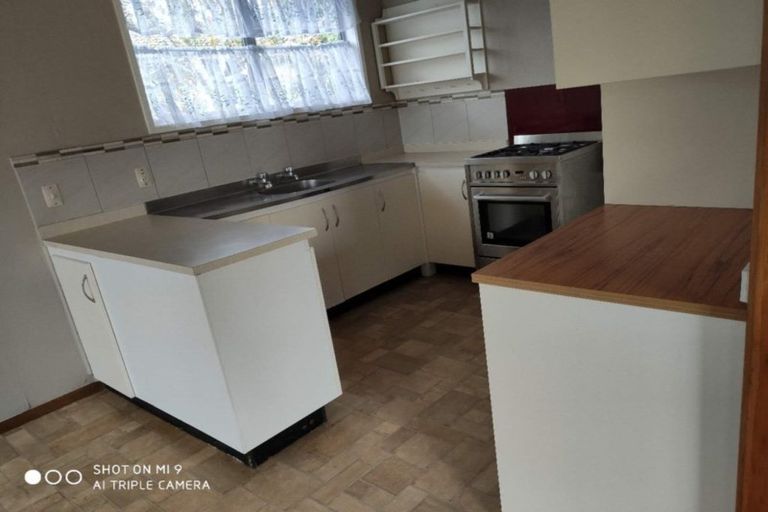 Photo of property in 22 Parrs Cross Road, Henderson, Auckland, 0612