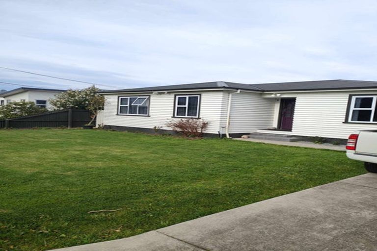 Photo of property in 5 Moyna Avenue, Dallington, Christchurch, 8061