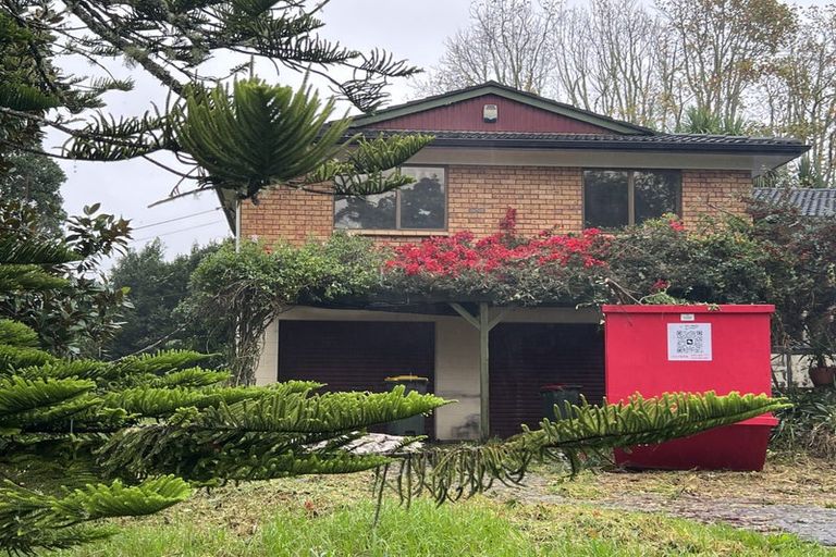 Photo of property in 121 Chamberlain Road, Massey, Auckland, 0614