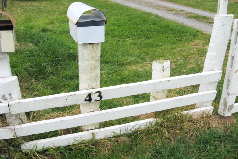 Photo of property in 43 Otaihanga Road, Otaihanga, Paraparaumu, 5036