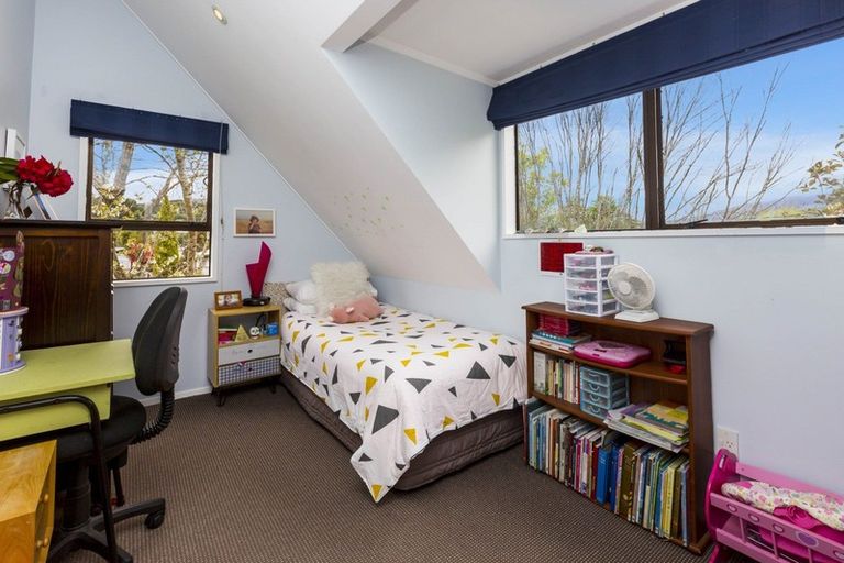 Photo of property in 30 Gemstone Drive, Birchville, Upper Hutt, 5018