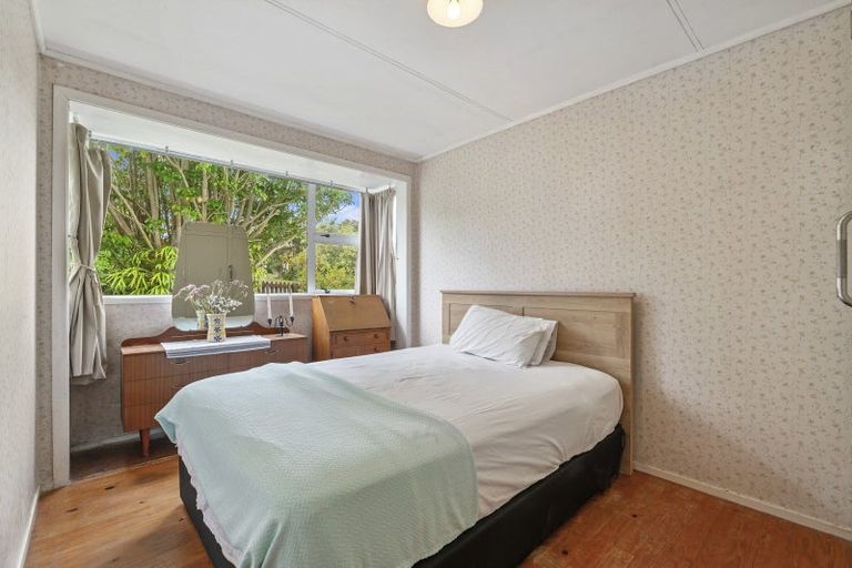 Photo of property in 11 Albatross Road, Red Beach, 0932