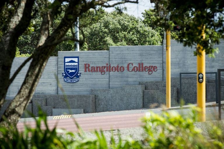 Photo of property in 88 Saddleback Rise, Murrays Bay, Auckland, 0630