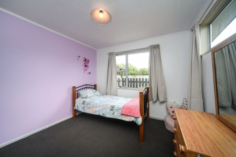 Photo of property in 9 Walker Crescent, Bulls, 4818