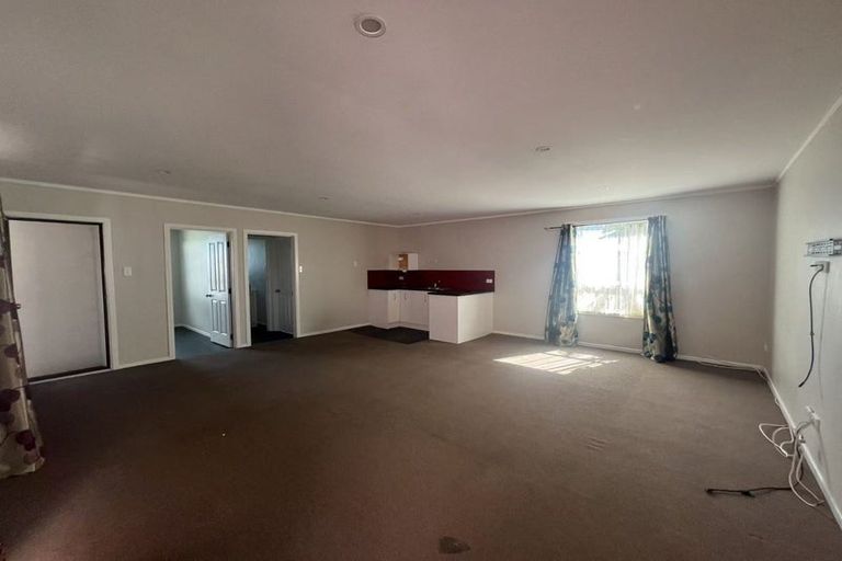 Photo of property in 11 Vimy Place, Mangere, Auckland, 2022