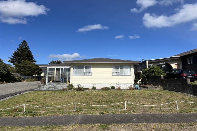 Photo of property in 41 Toi Street, Otaki Beach, Otaki, 5512