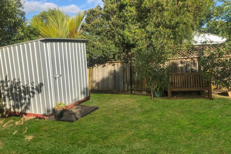 Photo of property in 25 Brandon Road, Glen Eden, Auckland, 0602