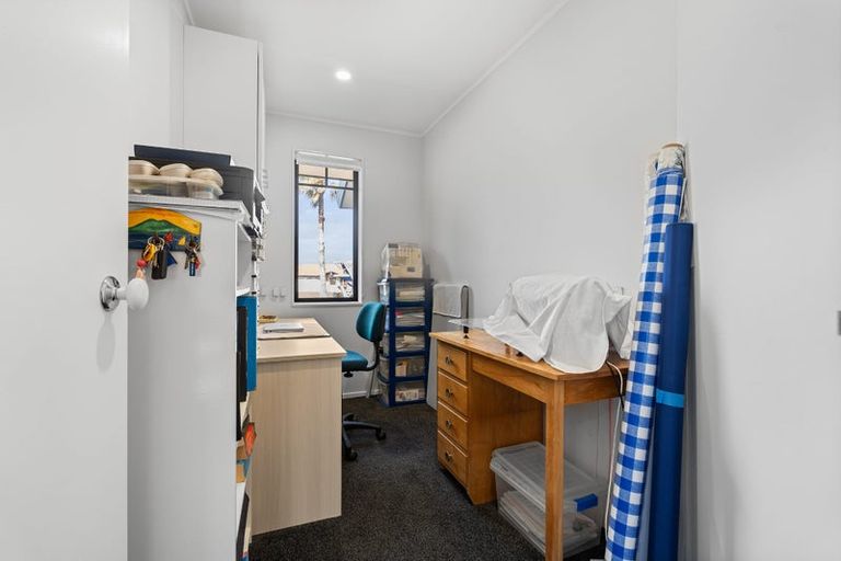 Photo of property in 108 Lakeside Drive, Orewa, 0931