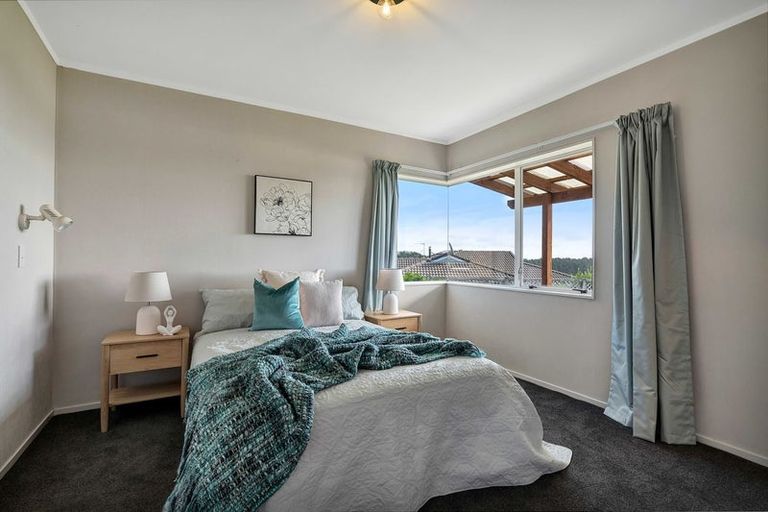 Photo of property in 6 Renown Place, Spotswood, New Plymouth, 4310