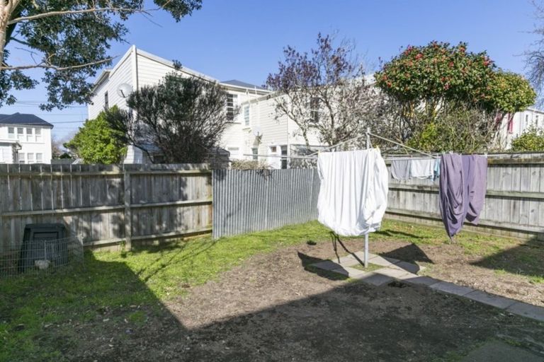 Photo of property in 10 Burnell Avenue, Thorndon, Wellington, 6011