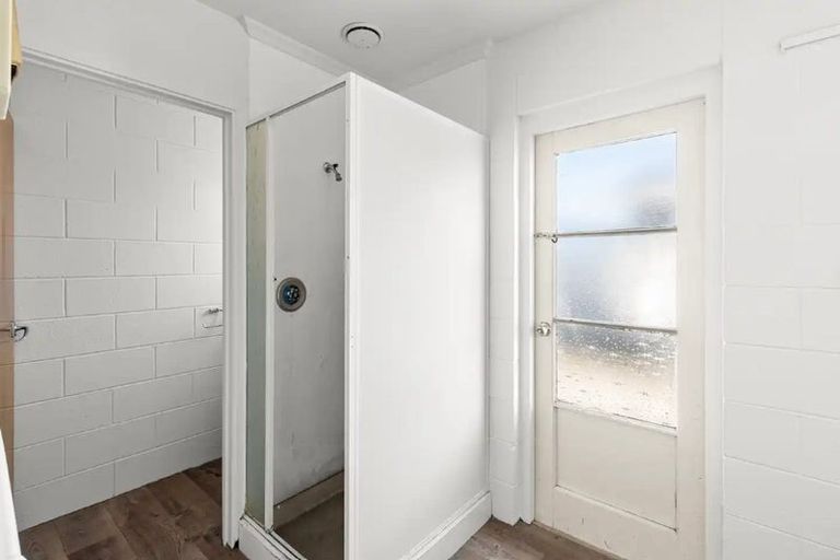 Photo of property in 2/124 Ngamotu Road, Spotswood, New Plymouth, 4310