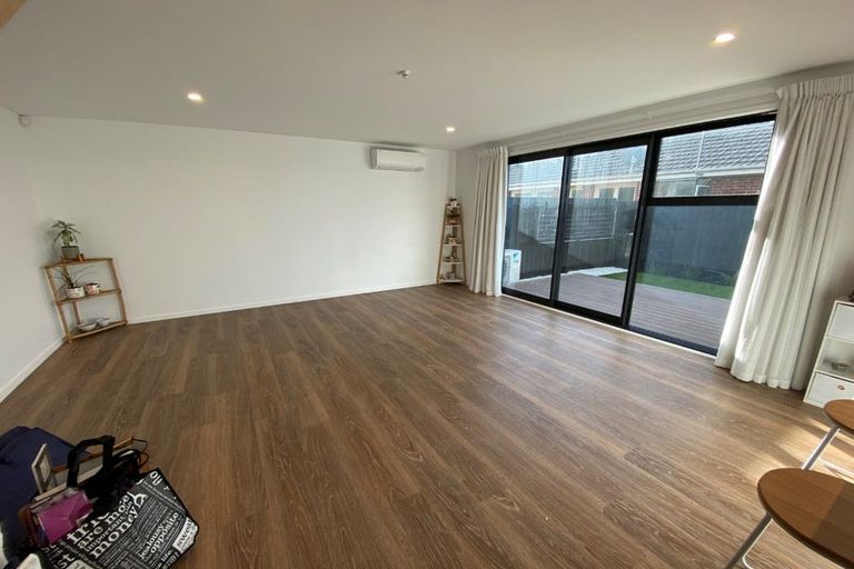 Photo of property in 1/23 Hills Road, Edgeware, Christchurch, 8013