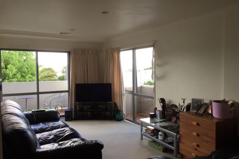 Photo of property in 1e/30 Westward Ho, Glen Eden, Auckland, 0602