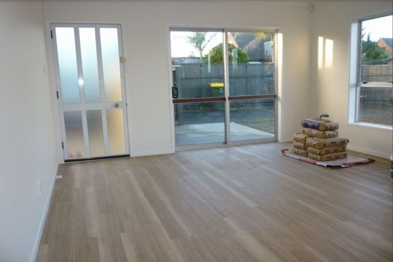 Photo of property in 2/109 Glenmore Road, Sunnyhills, Auckland, 2010