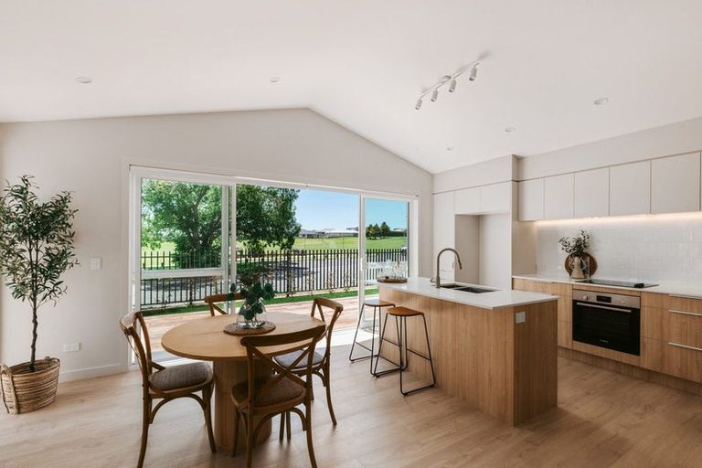 Photo of property in 13a Western Avenue, Omokoroa, 3114